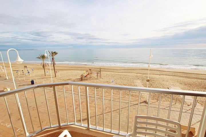 Апартаменты Apartamento Europa Primera Linea De Playa Guardamar Гвардамар-дель-Сегура Экстерьер фото